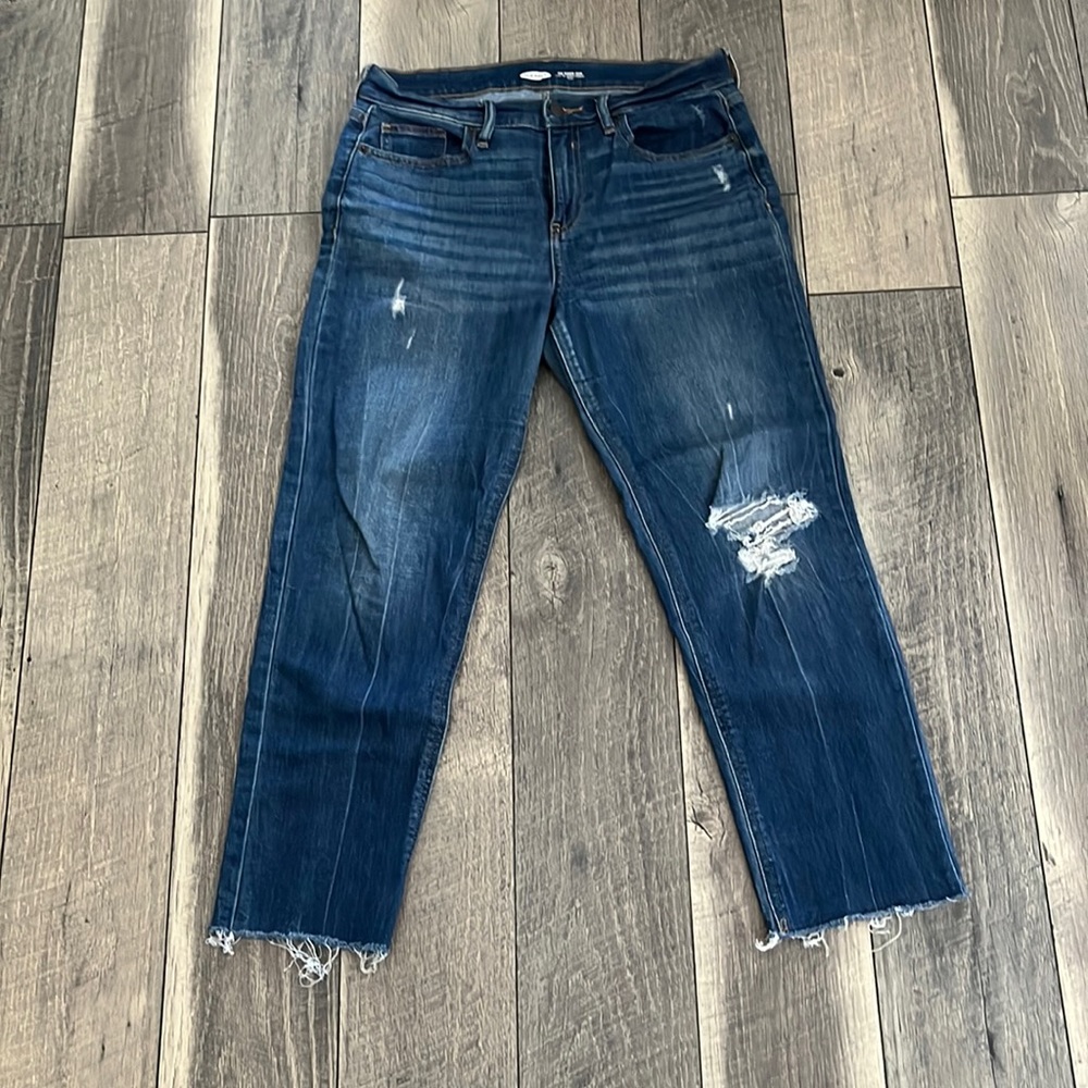 Distressed cropped boyfriend jean